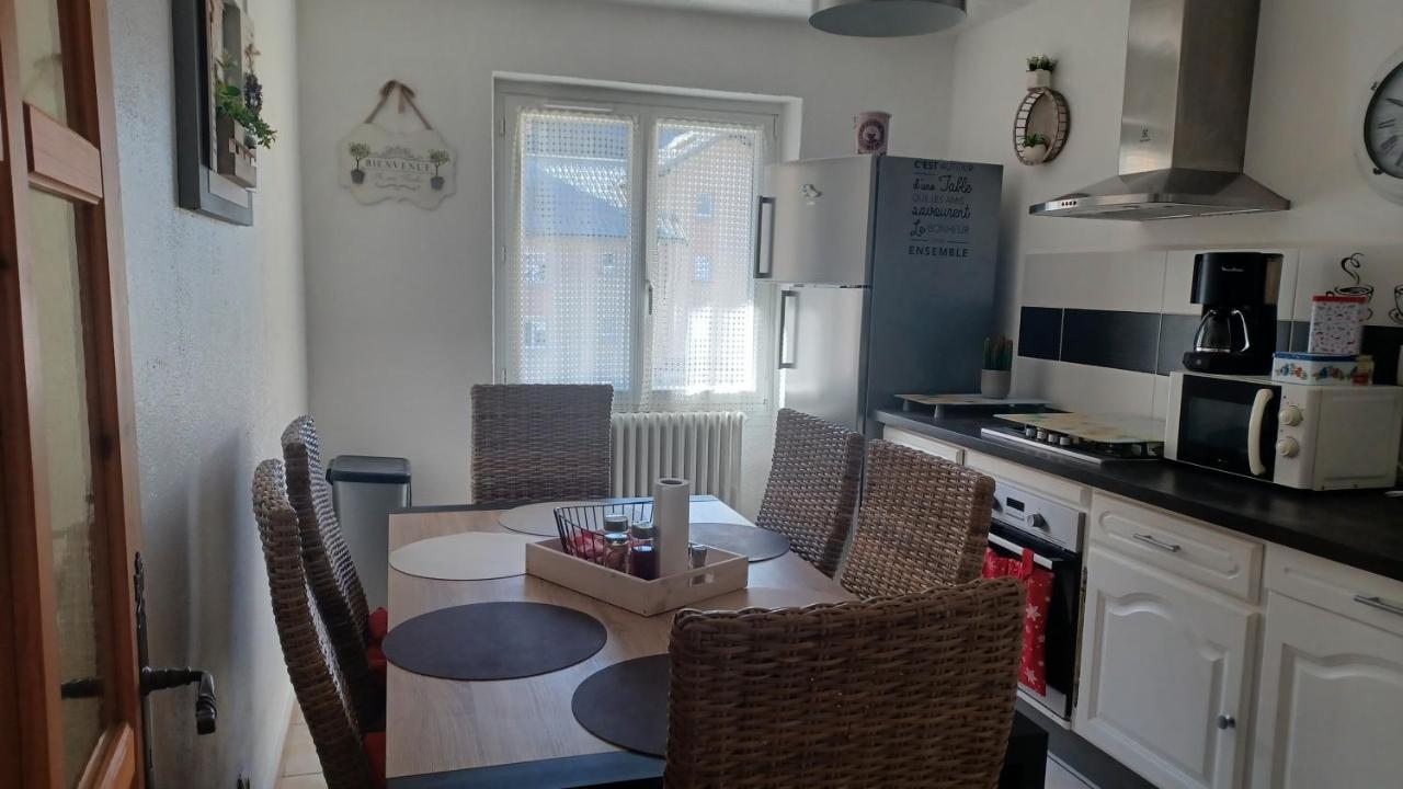 Appartement, La Route Des Grandes Alpes , 6 Couchages, Garage Pour Motards, Cyclistes, Possibilite De Supplementaires, Si De 6 Pers * Fourneaux (Savoie)
