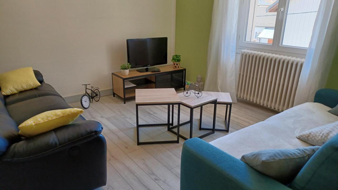 Appartement, La Route Des Grandes Alpes , 6 Couchages, Garage Pour Motards, Cyclistes, Possibilite De Supplementaires, Si De 6 Pers Appartement Fourneaux (Savoie)